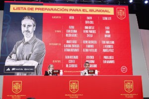 Mundial de Fútbol Femenino: Reuniones, 'e-mails' y convivencia: la intrahistoria del regreso de tres de las 15 'rebeldes' de la selección femenina
