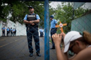 Nicaragua, un pas preso por la tortura: "Me violaron, me metieron cosas en la vagina, como un palo, y fue una y otra vez"