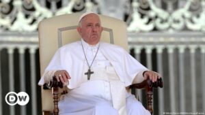 Papa Francisco se recupera de operación por hernia abdominal – DW – 08/06/2023
