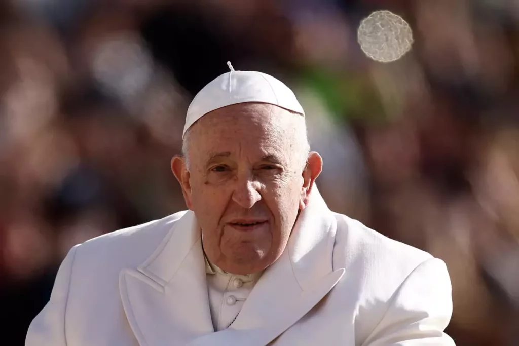 Papa será dado de alta este viernes tras operación abdominal