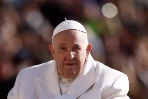 Papa será dado de alta este viernes tras operación abdominal