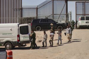 Patrulla Fronteriza alerta contra cruce irregular de la frontera por altas temperaturas