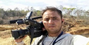 Privan de libertad al reportero gráfico Jesús Medina
