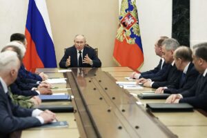 Rusia retira los cargos contra Prigozhin y prepara la transferencia de equipo militar de Wagner al ejrcito ruso