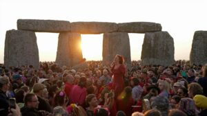 Solsticio de verano reúne a druidas, paganos y curiosos en Stonehenge