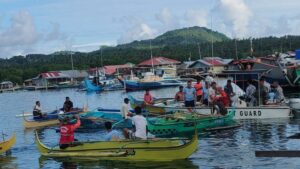 Un pesquero naufraga en Filipinas dejando al menos dos muertos