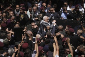 Abu Mazen visita Yenin para dar su apoyo tras la operacin militar israel