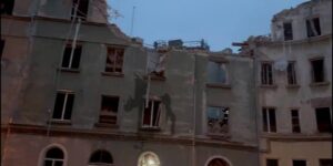 Al menos tres muertos en un ataque con misiles sobre un bloque residencial en la ciudad de Leópolis, cerca de Polonia