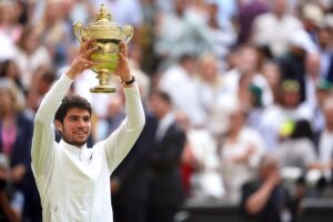 Alcaraz derriba el muro de Djokovic y conquista Wimbledon