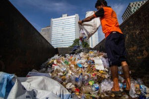 América Latina necesita regular toda la cadena del plástico