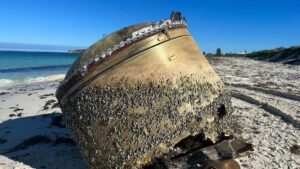 Aparece un extraño objeto gigante en la costa de Australia