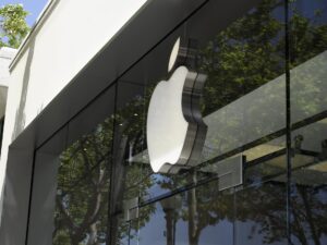 Apple supera los 3 billones de dólares de capitalización y perfila batir récord