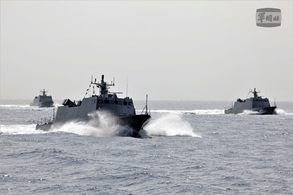 Aumenta la tensin entre Taiwn y China por la presencia de 15 cazas y 16 buques de guerra chinos cerca de la isla