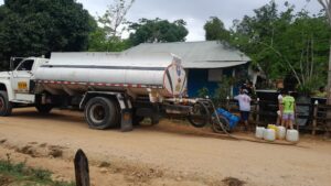 Calor extremo: en zona rural de Sincelejo calman la sed con agua de carrotanques - Otras Ciudades - Colombia