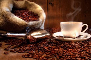 Comité Nacional de Cafeteros busca soluciones ante la crisis del café en Colombia