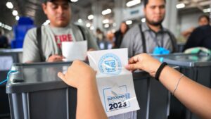 Corte de Constitucionalidad de Guatemala ordena suspender oficialización de resultados de elecciones generales tras denuncias de partidos políticos