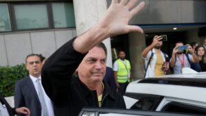 Corte prohíbe a Bolsonaro postularse en elecciones hasta 2030