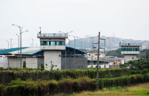 Decreta el estado de excepción en las cárceles de Ecuador