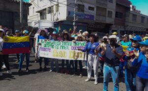 Docentes en Cumaná protestaron en la plaza Andrés Eloy Blanco  