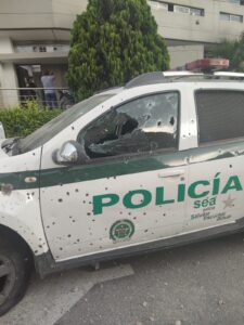 ELN se atribuye atentado con artefacto explosivo en estación de policía - Santander - Colombia