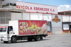 Ebenezer aporta 900 mil kilos mensuales de pollo a programas de alimentación |