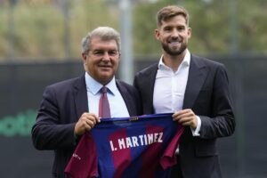 El Barça presenta a Íñigo Martínez, de 32 años.