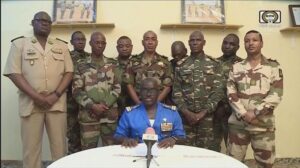 El Ejército de Níger derroca al presidente "por mala gestión" y cierra las fronteras