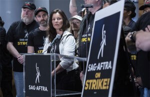 El Sindicato de Actores de EE.UU. se declara en huelga y pone en jaque a Hollywood