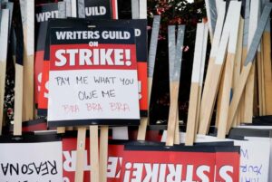 El Sindicato de Guionistas de Hollywood respalda la huelga del gremio de actores - AlbertoNews