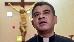 El obispo Rolando Álvarez vuelve a prisión tras negarse a ser "desterrado" de Nicaragua | Video