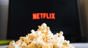 El plan de Netflix para que te enganches a sus anuncios más que a sus series