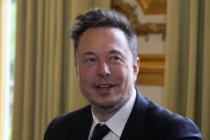 Elon Musk cree que la "superinteligencia" artificial llegará en "cinco o seis años"