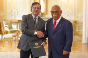 Embajador de Venezuela en Colombia entregó Cartas Credenciales al presidente Petro