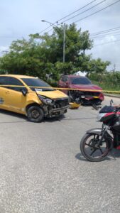 En Cartagena víctima de atraco persiguió a delincuentes y los embistió con su camioneta - Otras Ciudades - Colombia