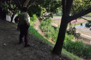 Encuentran cadáver de un hombre en la Carretera Vieja Petare-Guarenas