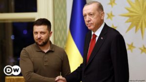 Erdogan dice que Ucrania "merece entrar en la OTAN" – DW – 08/07/2023