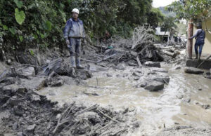 Evacuan a más de 100 familias en zona de Colombia por riesgo a otra posible avalancha