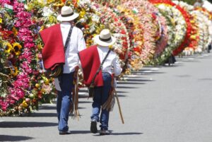 Feria de las Flores 2023: así están los precios de tiquetes, hospedaje y turismo - Medellín - Colombia