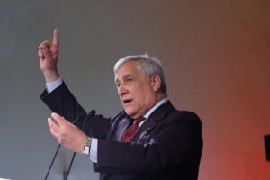 Forza Italia inicia su transicin sin Berlusconi y elige secretario nacional a Tajani