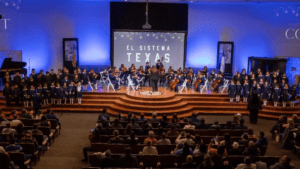 Fundadores de El Sistema Texas reciben reconocimiento en Houston por su labor musical e inclusiva [VIDEO]