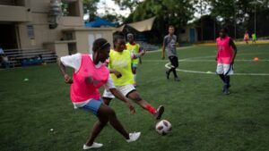 Haití sirve de inspiración en su histórico debut en el Mundial femenino