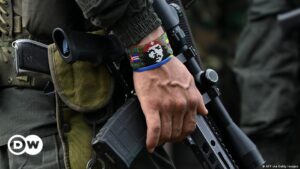 Imputan crímenes de lesa humanidad a 10 exmiembros de FARC – DW – 07/07/2023