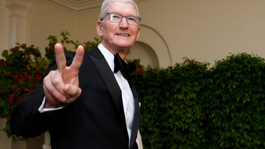 Apple becomes the world's $3 trillion-dollar company