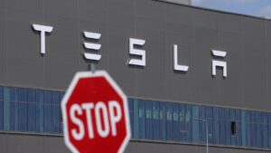 Tesla directors agree to $735 million overcompensation settlement