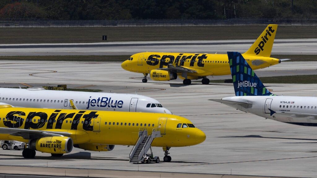 JetBlue winds down American Airlines alliance for Spirit deal