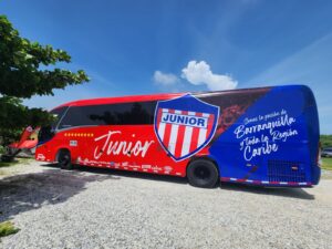 Junior estrena el bus de la victoria para el segundo semestre de 2023 - Barranquilla - Colombia