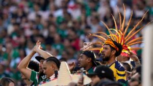 Federación mexicana condena apuñalamiento entre fans en Copa Oro