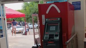 La Guajira: cajero automático regaló dinero por error y usuarios aprovecharon - Otras Ciudades - Colombia