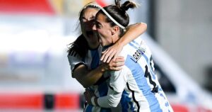 La selección femenina se despidió del público con una goleada 4-0 contra Perú antes del Mundial