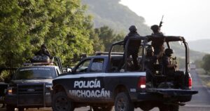 Lo que se sabe sobre los robos y secuestros exprés en una autopista de Michoacán